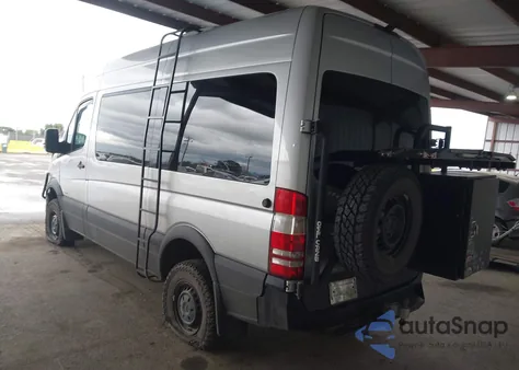 2016 Mercedes-Benz Sprinter 2500 Normal Roof z USA, uszkodzony, nr VIN WDZFE7CD1GP221949